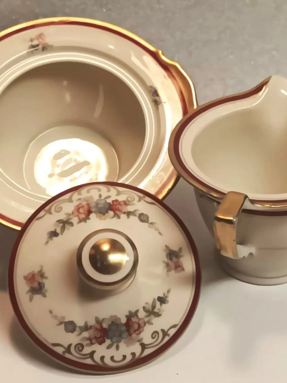 Eschenbach Lohengrin Bavaria A2013, porcelain sugar and creamer set.